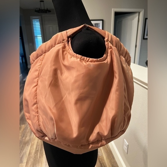 New VINCE CAMUTO NYLON HARLO TOTE - Picture 4 of 8